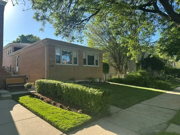 $479,900 | 6034 North Bernard Street, Chicago, IL 60659