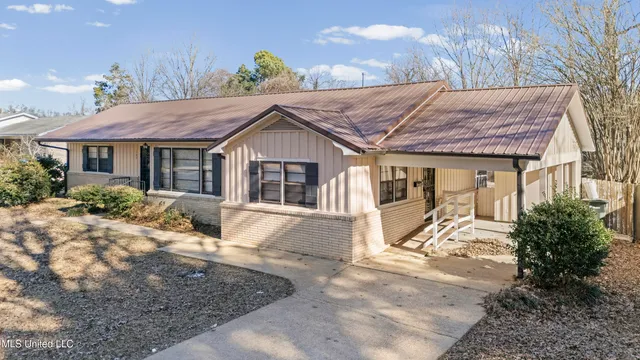 $185,000 | 165 Marbury Drive, Holly Springs, MS 38635