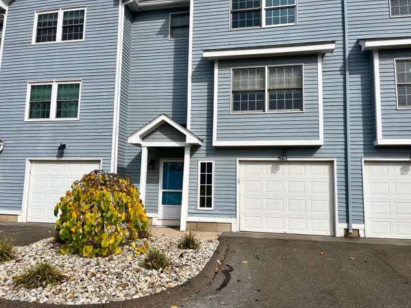 $2,400 | 808 Fieldstone Court, Unit 808, Colchester, CT 06415