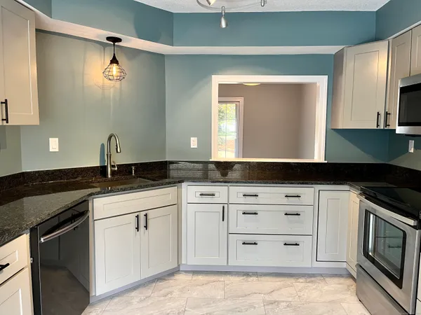 $2,400 | 808 Fieldstone Court, Unit 808, Colchester, CT 06415