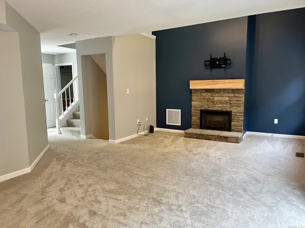 $2,400 | 808 Fieldstone Court, Unit 808, Colchester, CT 06415