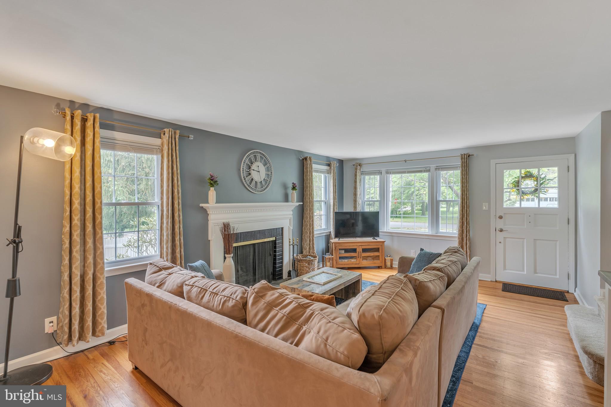 501 Springhaven Road Wallingford, PA 19086 - Photo 2 of 30 Living Room
