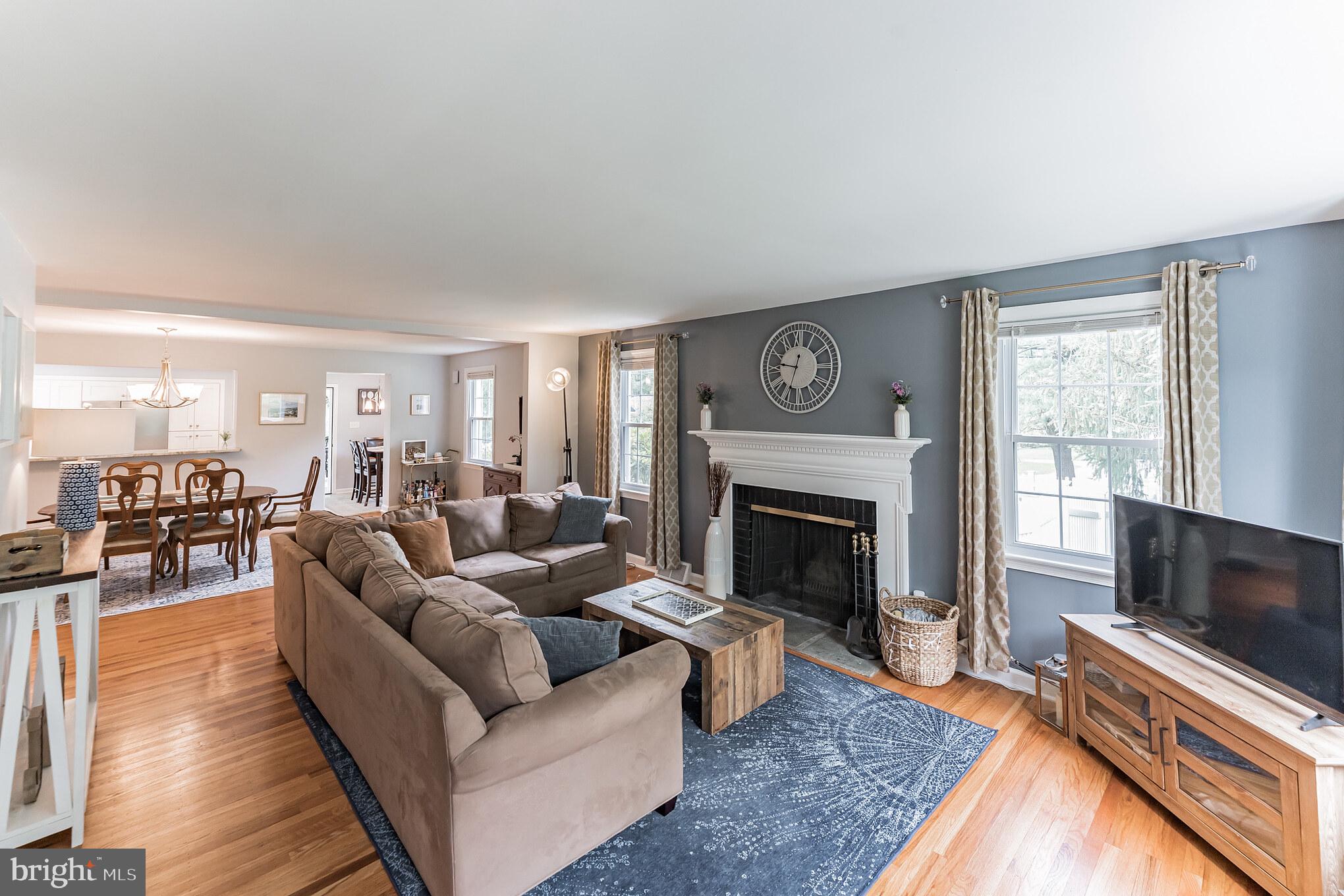 501 Springhaven Road Wallingford, PA 19086 - Photo 6 of 30 Living Room