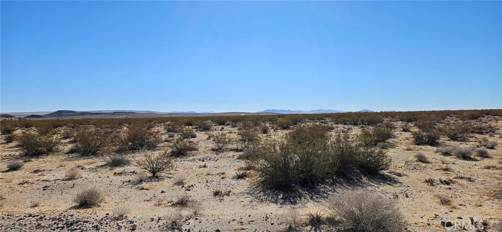 800 Green Rock Mine Road Lucerne Valley, CA 92356 - Photo 5 of 15