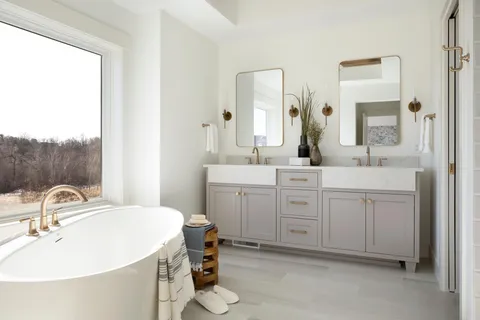 $5,500,000 | 4909 Rolling Green Parkway, Edina, MN 55436