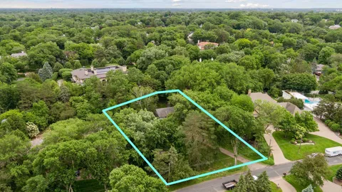 $5,500,000 | 4909 Rolling Green Parkway, Edina, MN 55436