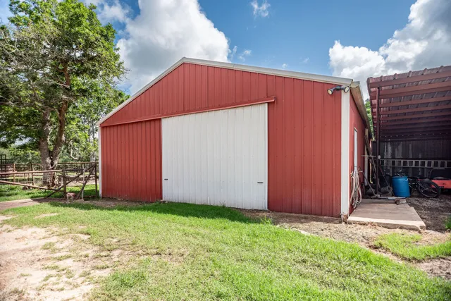 $780,000 | 3042 County Road 452, Palacios, TX 77465