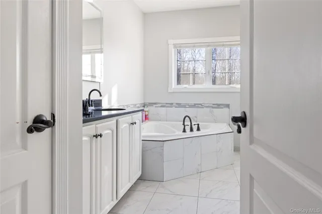 $799,999 | 5 Deangelis Drive, Monroe, NY 10950