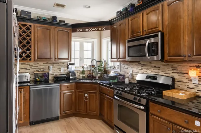 $799,999 | 5 Deangelis Drive, Monroe, NY 10950