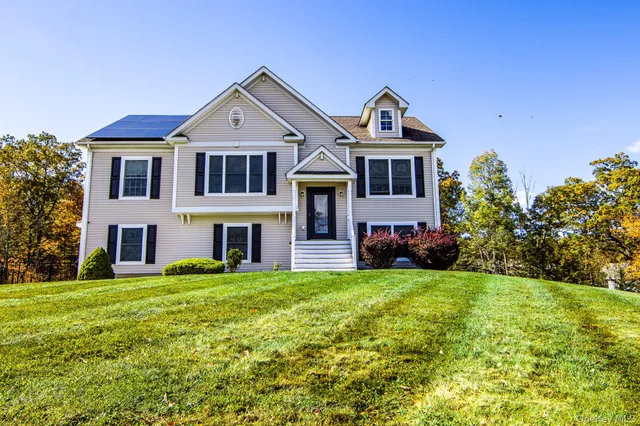 $799,999 | 5 Deangelis Drive, Monroe, NY 10950