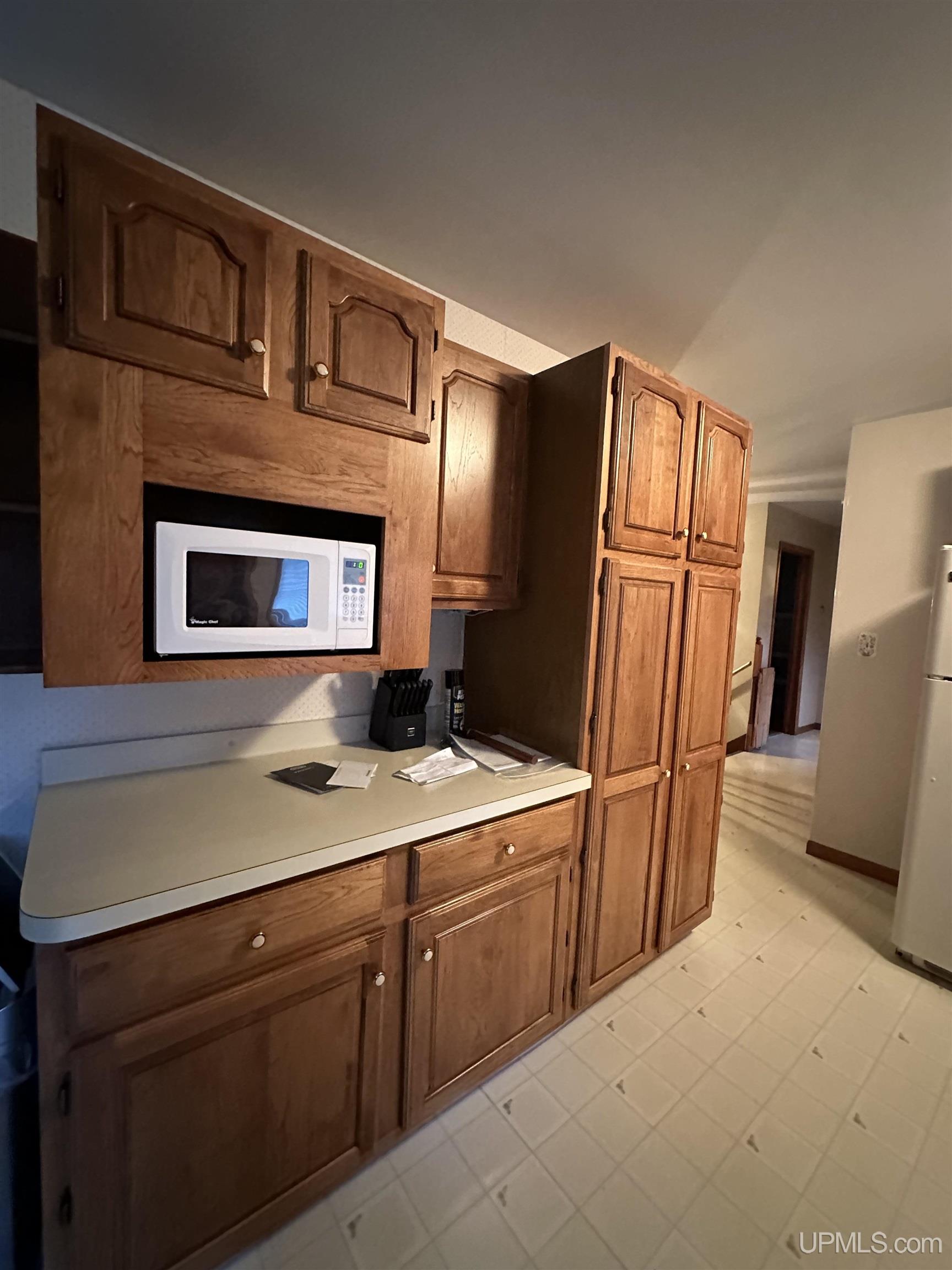 8622 M.5 Road Gladstone, MI 49837 - Photo 5 of 15