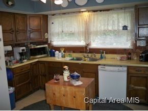 289 Circle Drive Springfield, IL 62703 - Photo 2 of 3