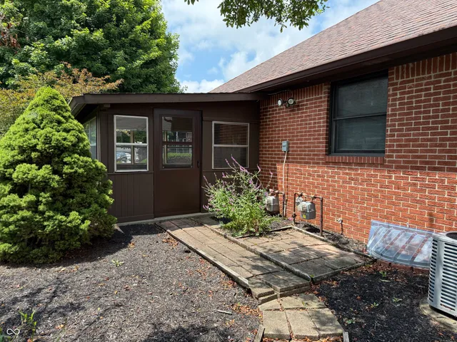 $210,000 | 509 East Main Street, Brownsburg, IN 46112