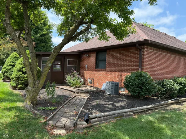 $210,000 | 509 East Main Street, Brownsburg, IN 46112