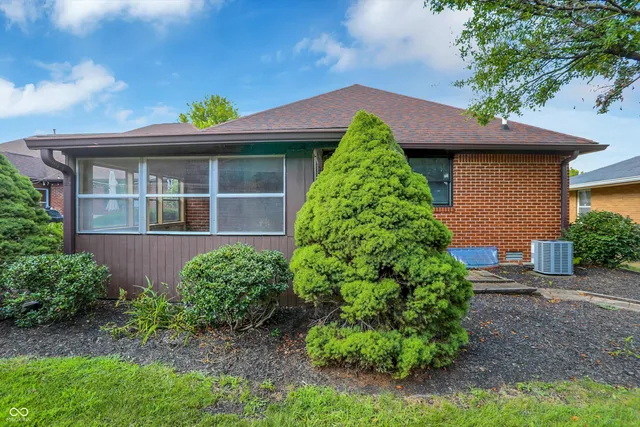 $210,000 | 509 East Main Street, Brownsburg, IN 46112