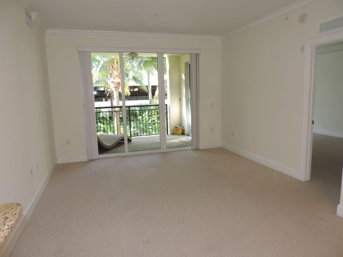 1 Renaissance Way, Unit 218 Boynton Beach, FL 33426 - Photo 3 of 22 Living room