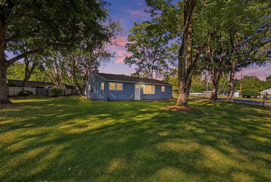 43 Sunridge Drive Springfield, MA 01118 - Photo 1 of 37