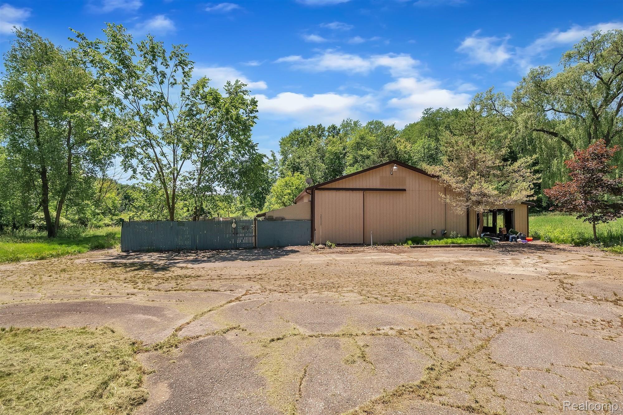 3674 Golf Club Road Howell, MI 48843 - Photo 39 of 61 43-3674-Golf-Club-Rd-Howell-MI-4884.jpg