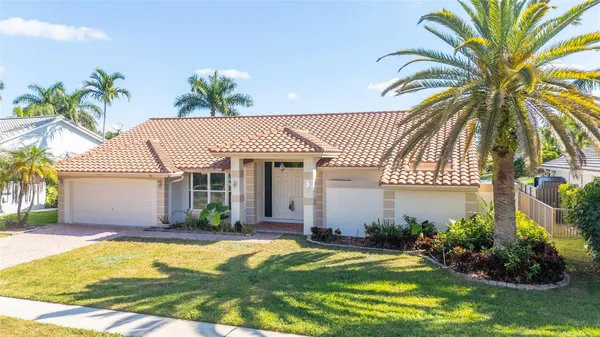 $990,000 | 560 Northwest 110th Avenue, Plantation, FL 33324