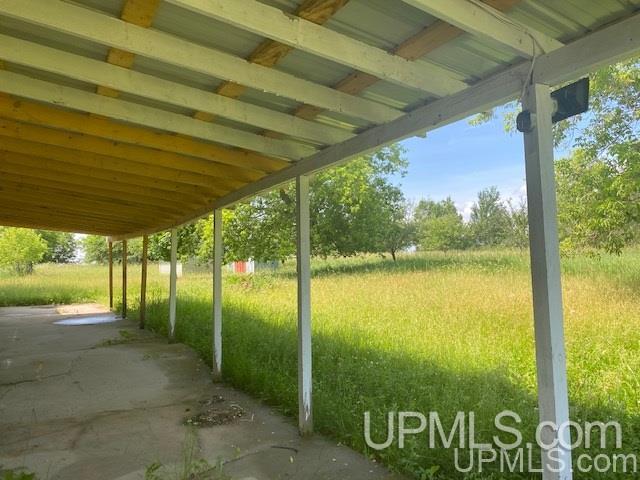 8077 Co Road Gladstone, MI 49837 - Photo 4 of 21