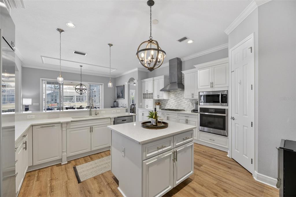 613 Balibay Road Apollo Beach, FL 33572 - Photo 16 of 99