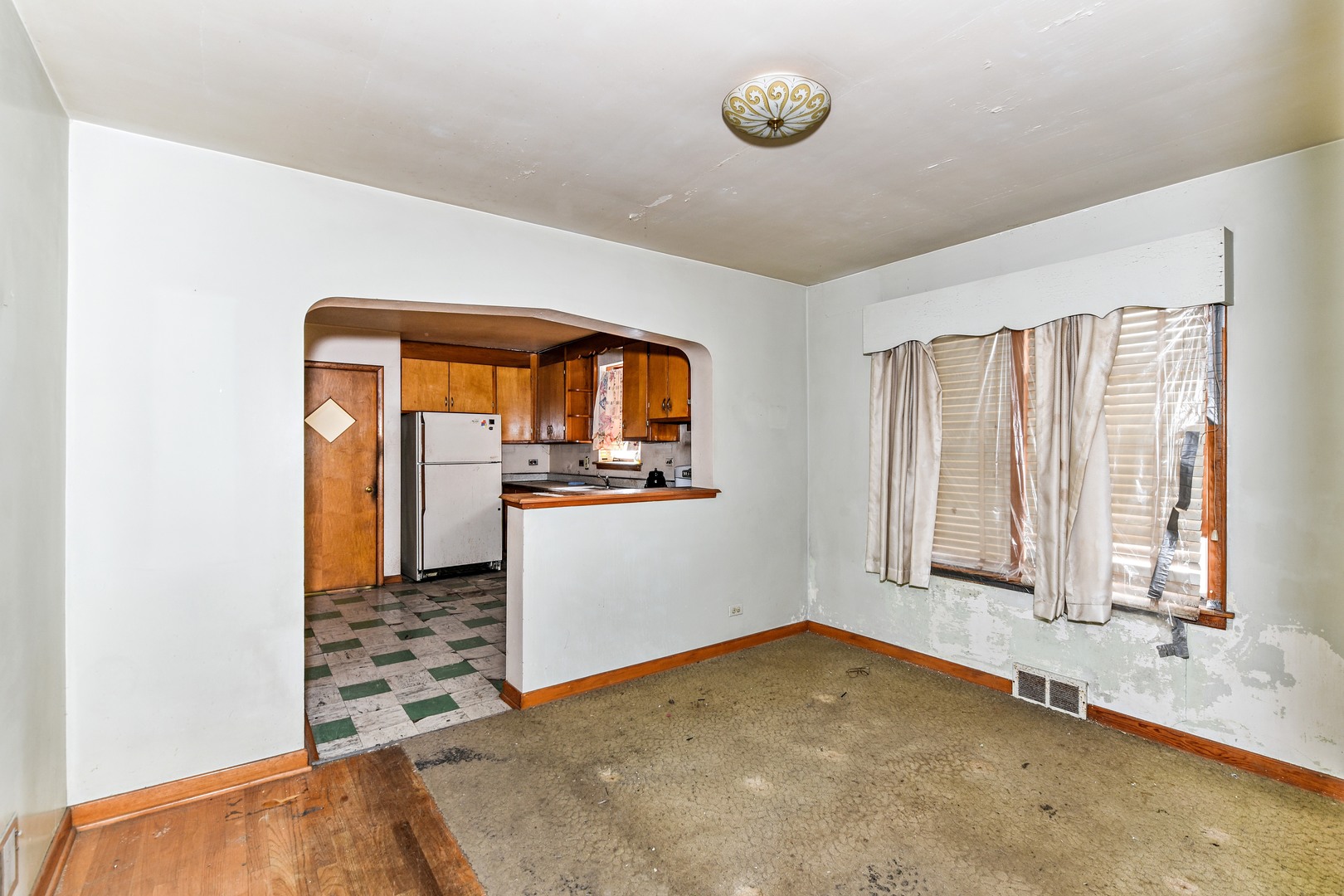 4143 West Marquette Road Chicago, IL 60629 - Photo 5 of 10