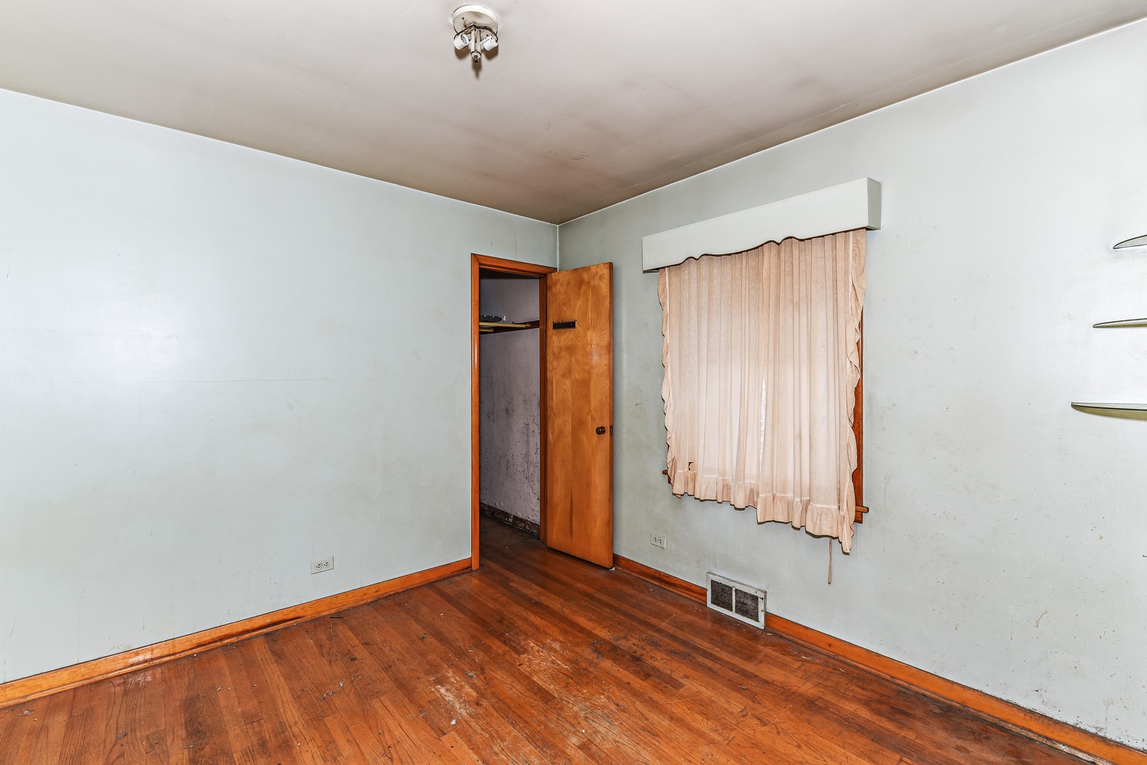 4143 West Marquette Road Chicago, IL 60629 - Photo 6 of 10