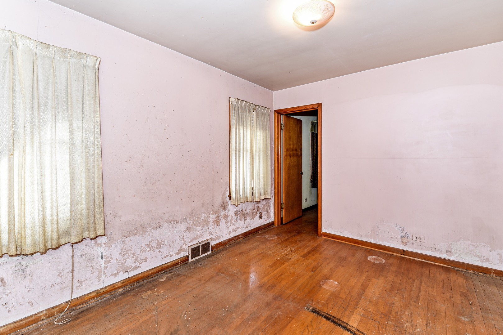 4143 West Marquette Road Chicago, IL 60629 - Photo 8 of 10