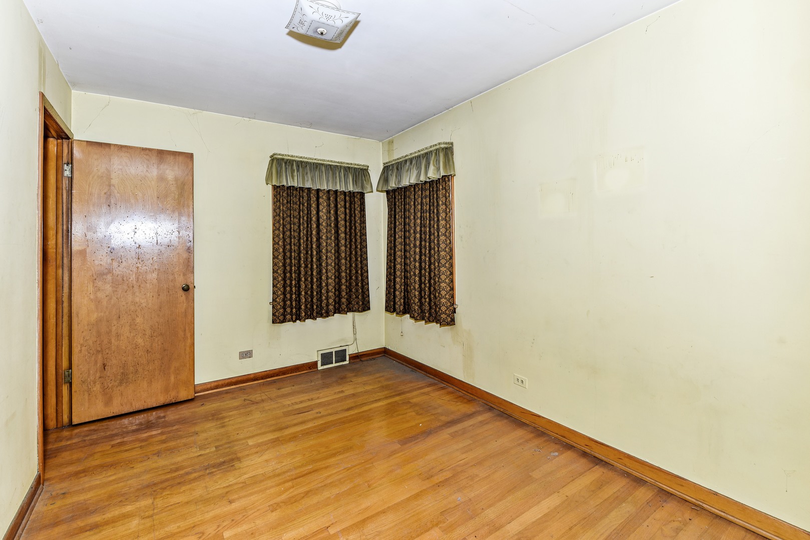 4143 West Marquette Road Chicago, IL 60629 - Photo 9 of 10