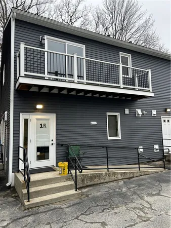 $2,000 | 304 Front Street, Unit 2R, Lincoln, RI 02865