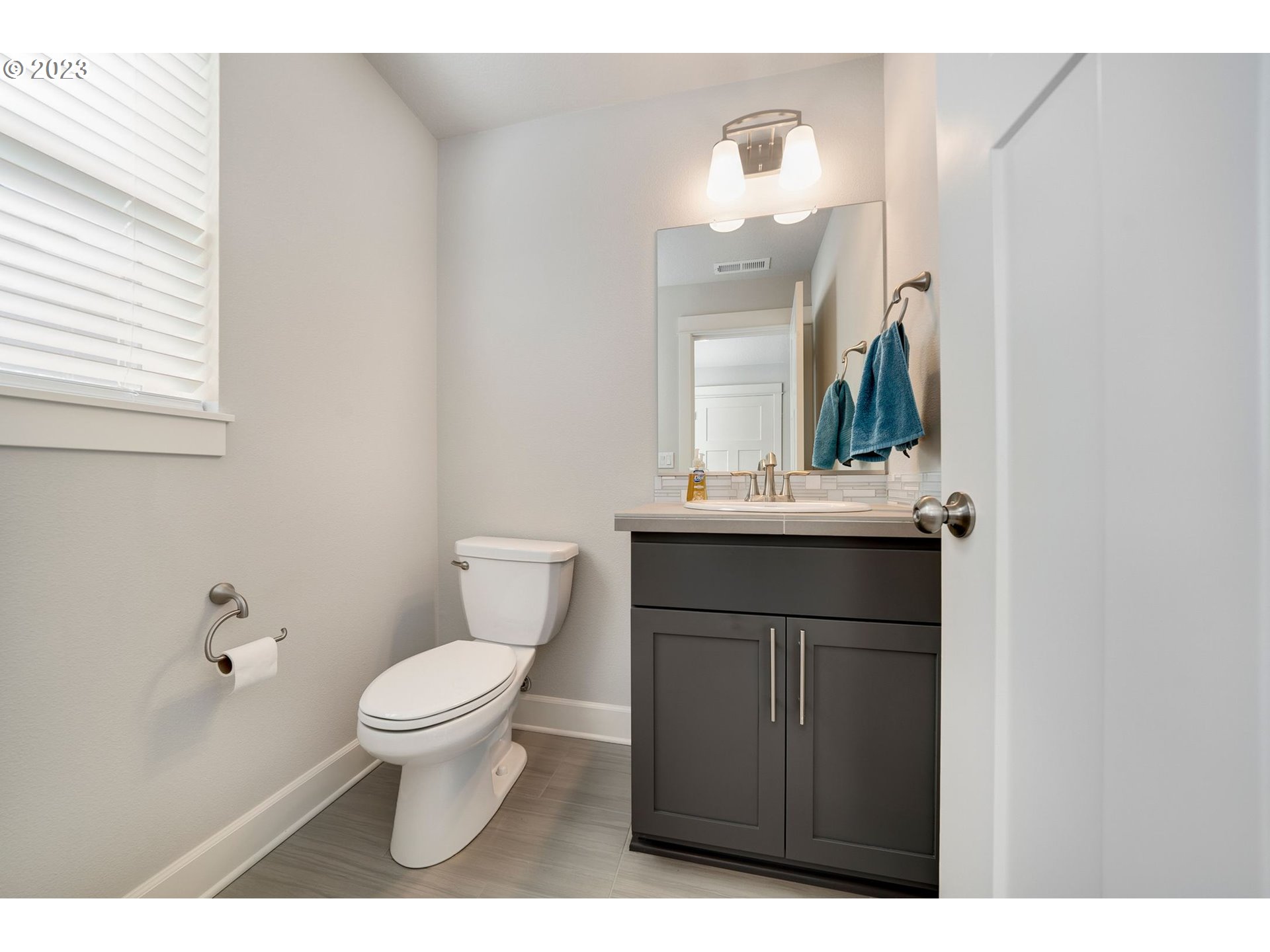 4749 South 16th Drive Ridgefield, WA 98642 - Photo 33 of 40 Bathroom