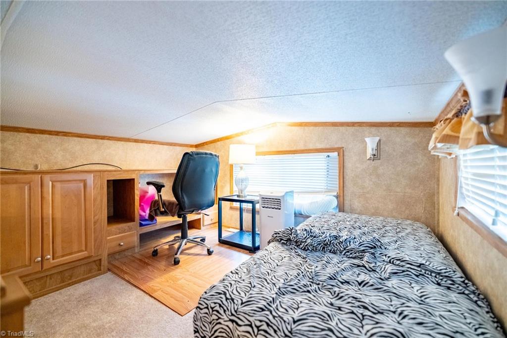 2330 Edmonds Road Galax, VA 24333 - Photo 15 of 40