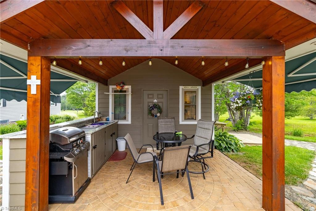 2330 Edmonds Road Galax, VA 24333 - Photo 22 of 40