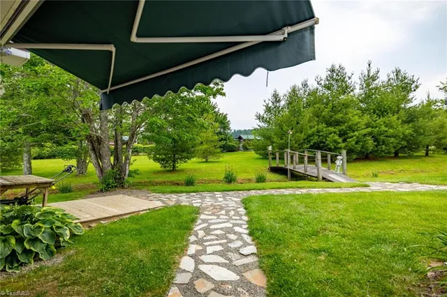 $189,900 | 2330 Edmonds Road, Galax, VA 24333