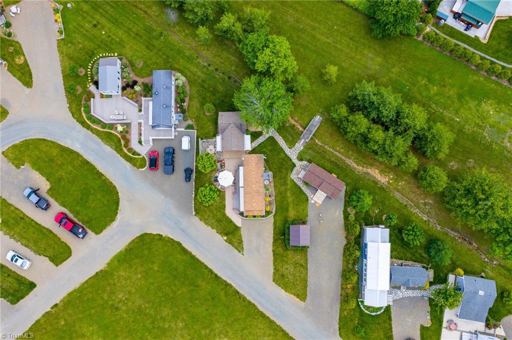 2330 Edmonds Road Galax, VA 24333 - Photo 40 of 40