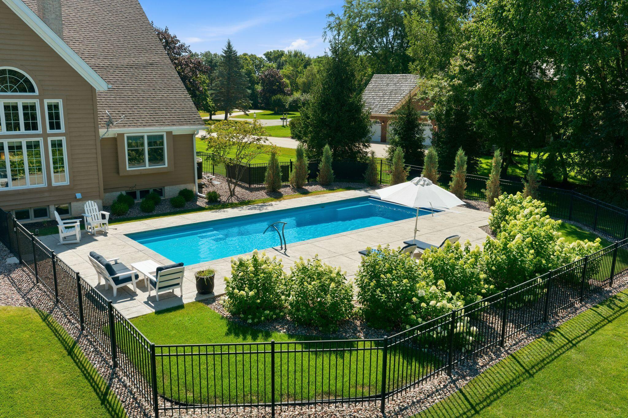 N28W30219 Red Hawk Court Delafield, WI 53072 - Photo 35 of 60 Pool