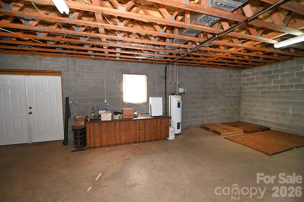 a view of walk in closet