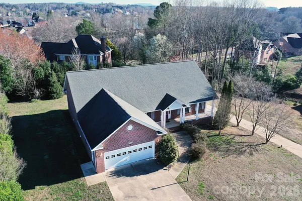 $489,000 | 640 40th Ave Lane Northwest, Hickory, NC 28601