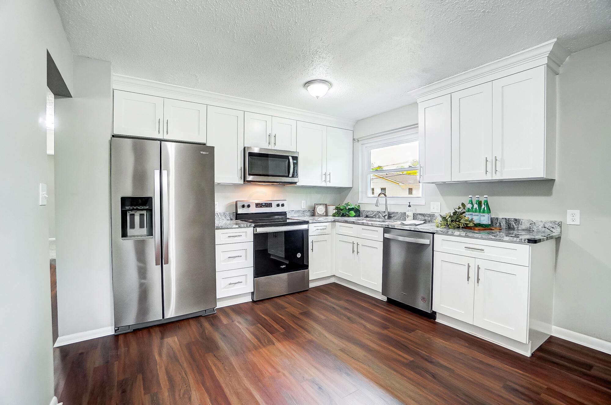 6436 Karl Road Columbus, OH 43229 - Photo 6 of 37 Kitchen