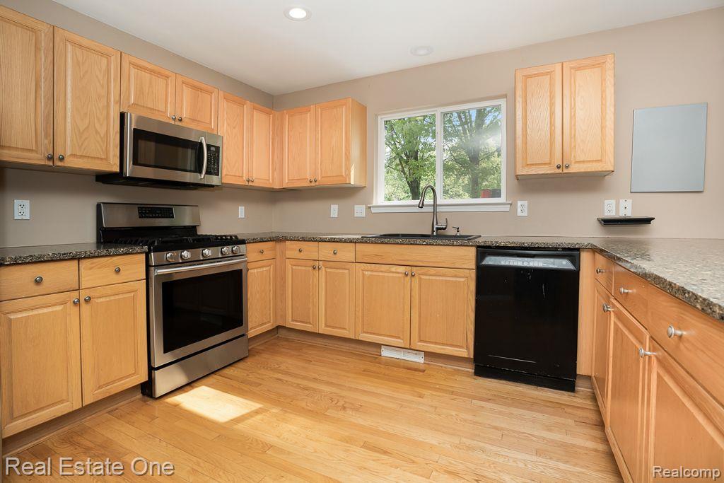 2817 Long Meadow Lane Rochester Hills, MI 48307 - Photo 14 of 57