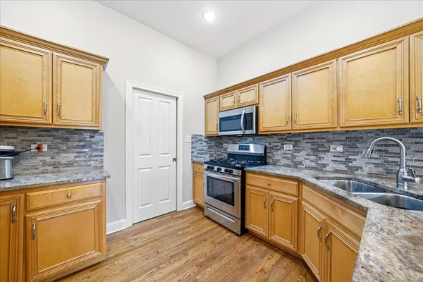 $390,000 | 315 Louisa Street North, Shorewood, IL 60404