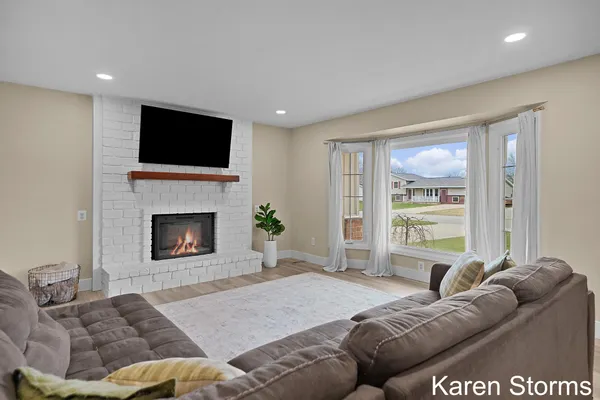 $410,000 | 7362 Windgate Drive, Jenison, MI 49428