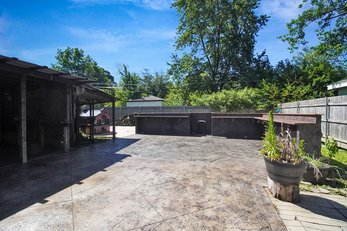 106 Louis Road Joliet, IL 60433 - Photo 13 of 14 a view of a backyard with sitting area