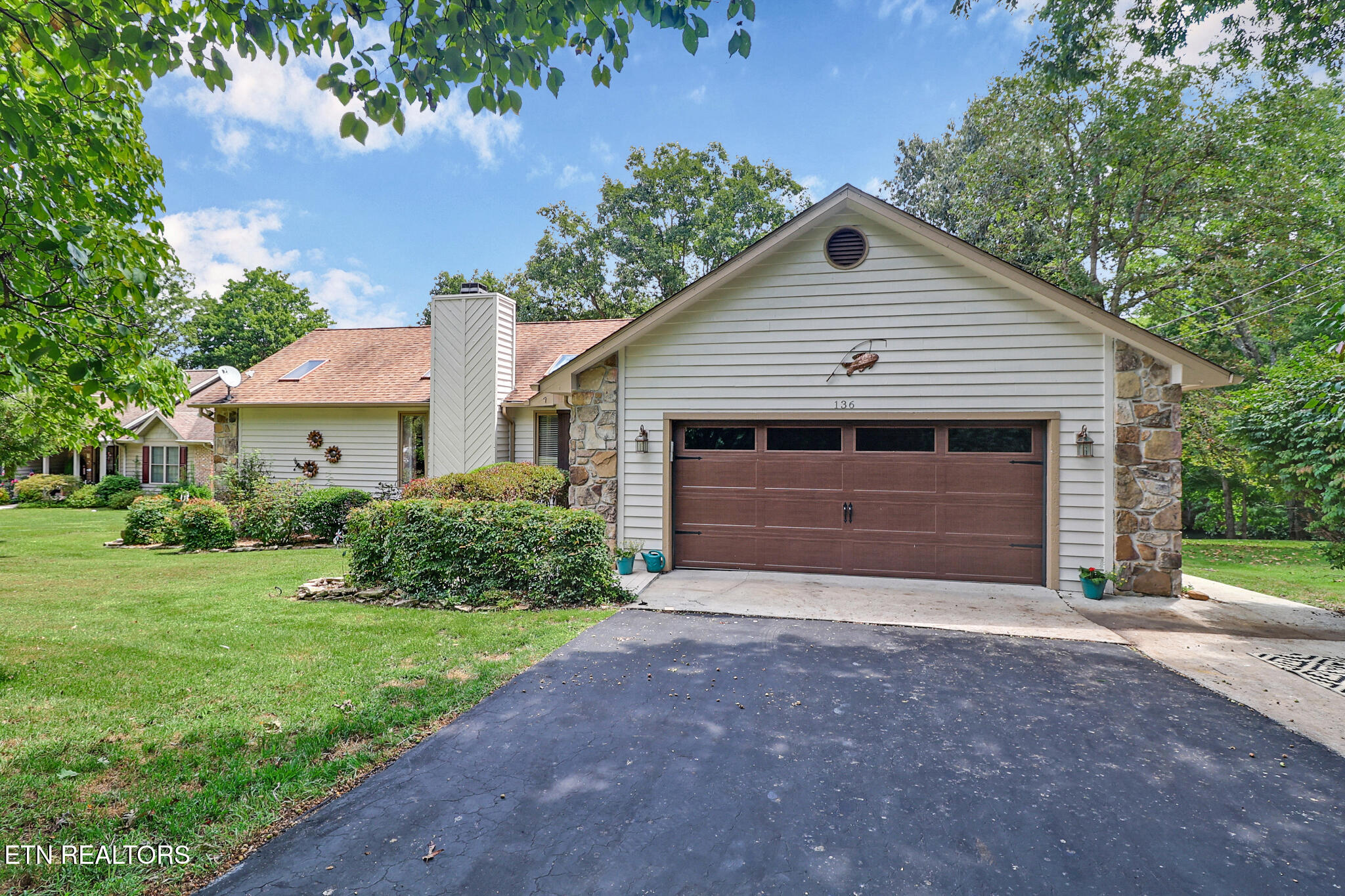 136 Dalefield Loop Crossville, TN 38558 - Photo 3 of 41 n44a9244-n44a9248