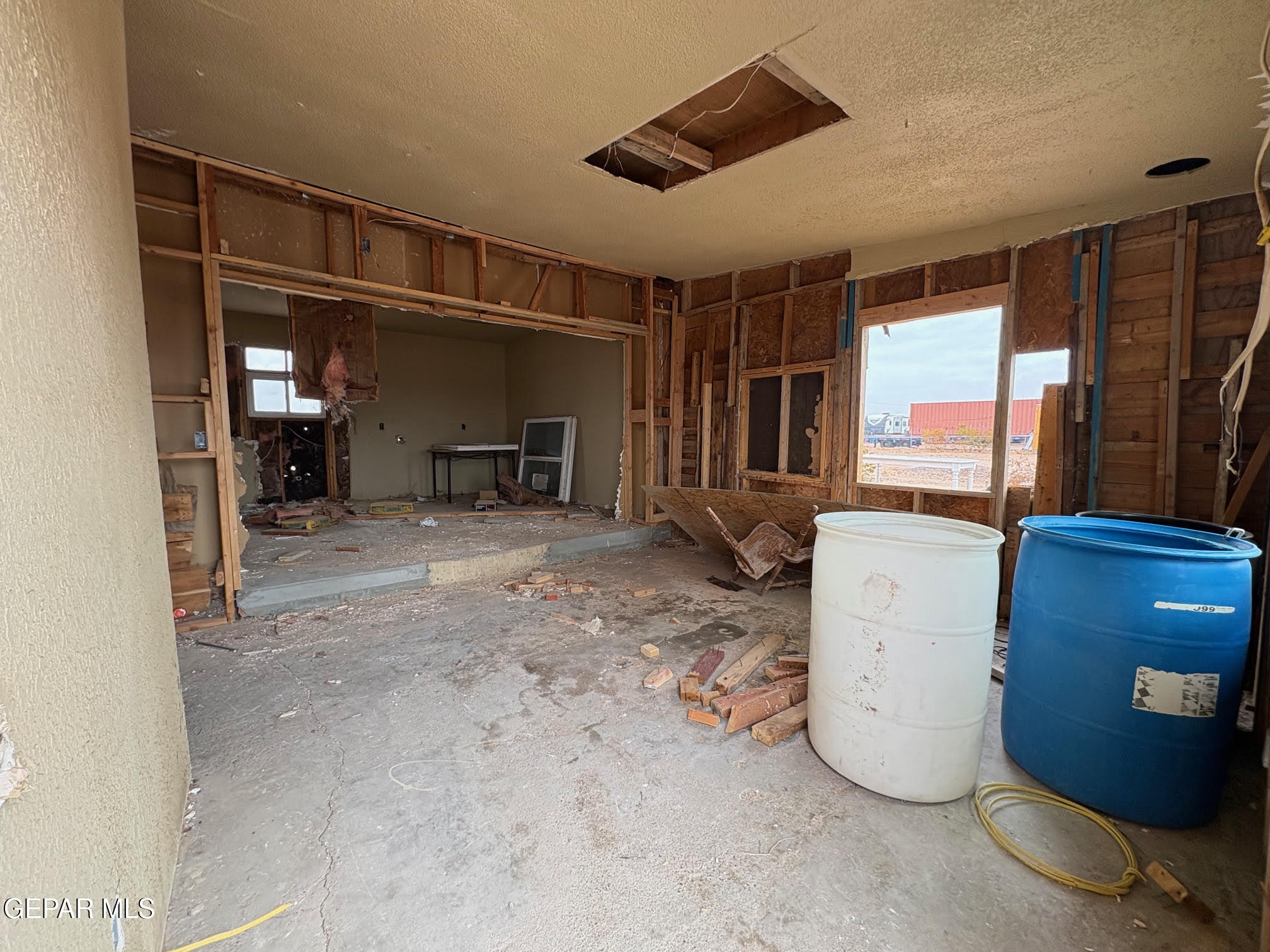 15551 Lowell Road El Paso, TX 79928 - Photo 5 of 11 4