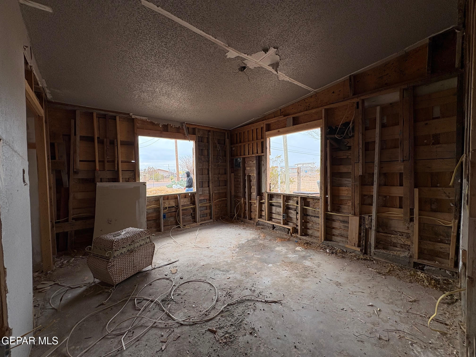 15551 Lowell Road El Paso, TX 79928 - Photo 9 of 11 8