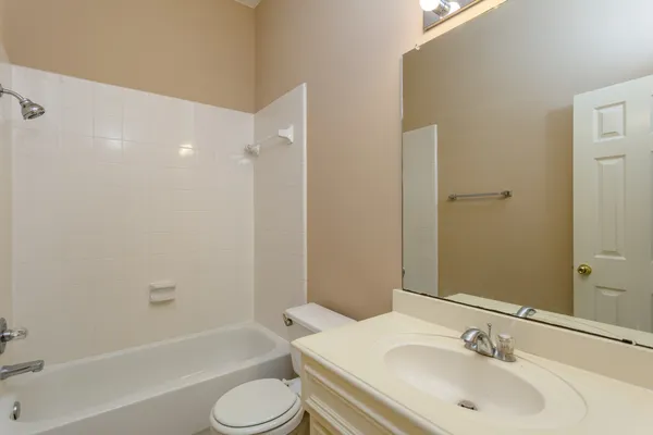 a view of a livingroom with an entryway