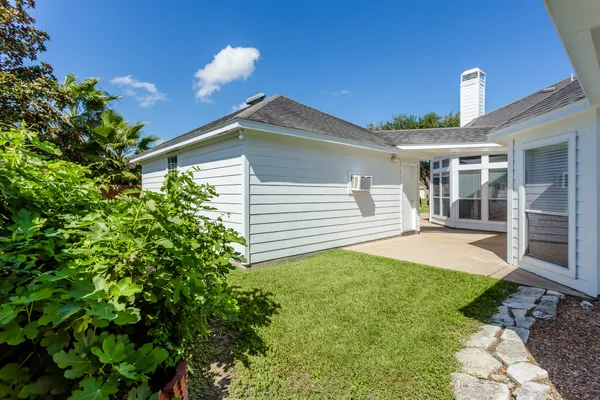 $2,100 | 21915 Rivergate Court, Richmond, TX 77469