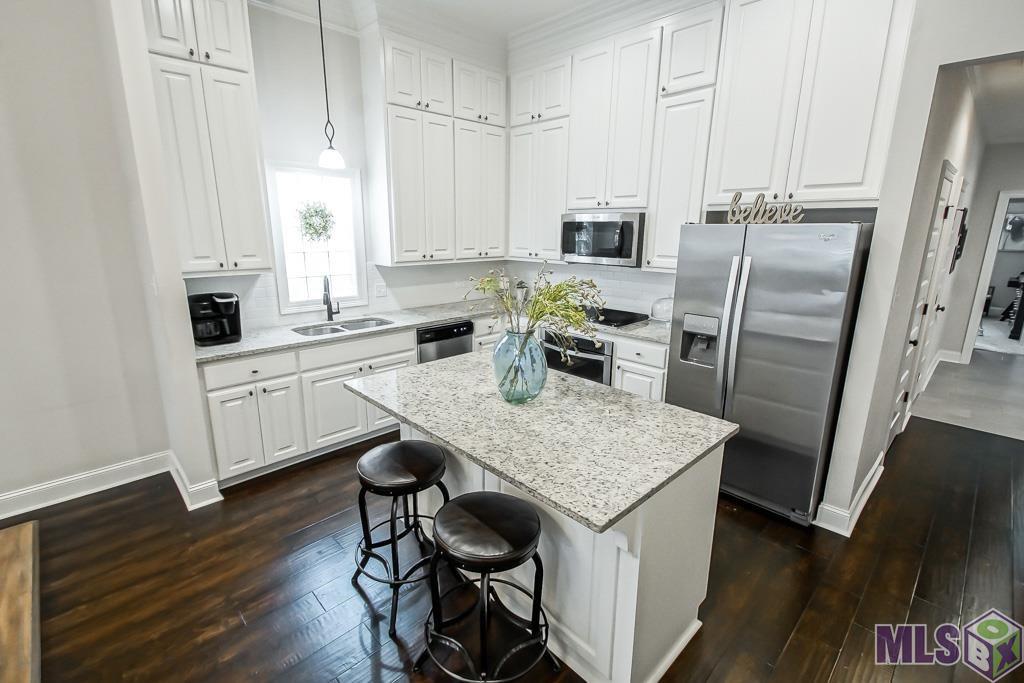 2958 Cresthaven Avenue Baton Rouge, LA 70810 - Photo 3 of 16