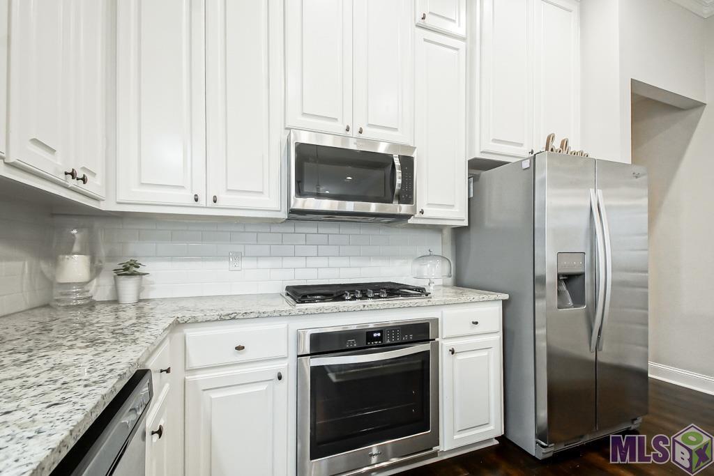 2958 Cresthaven Avenue Baton Rouge, LA 70810 - Photo 4 of 16